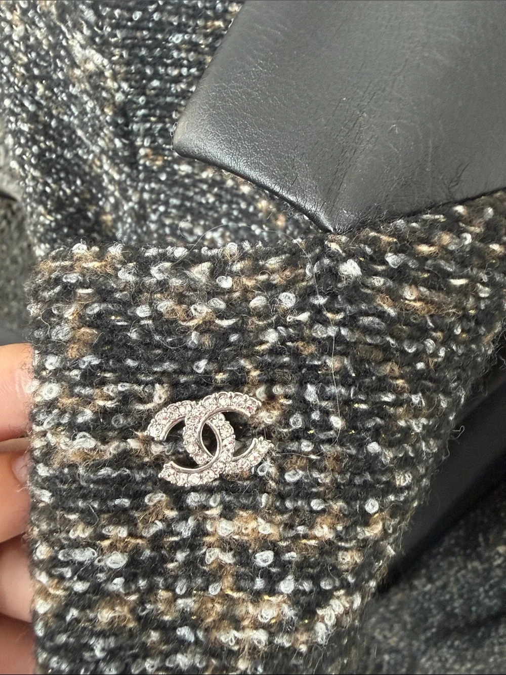 CHANEL elegant tweed